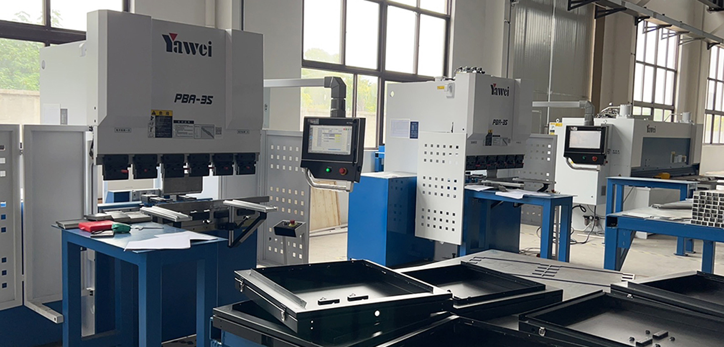 Blechbearbeitungsausr&uuml;stung