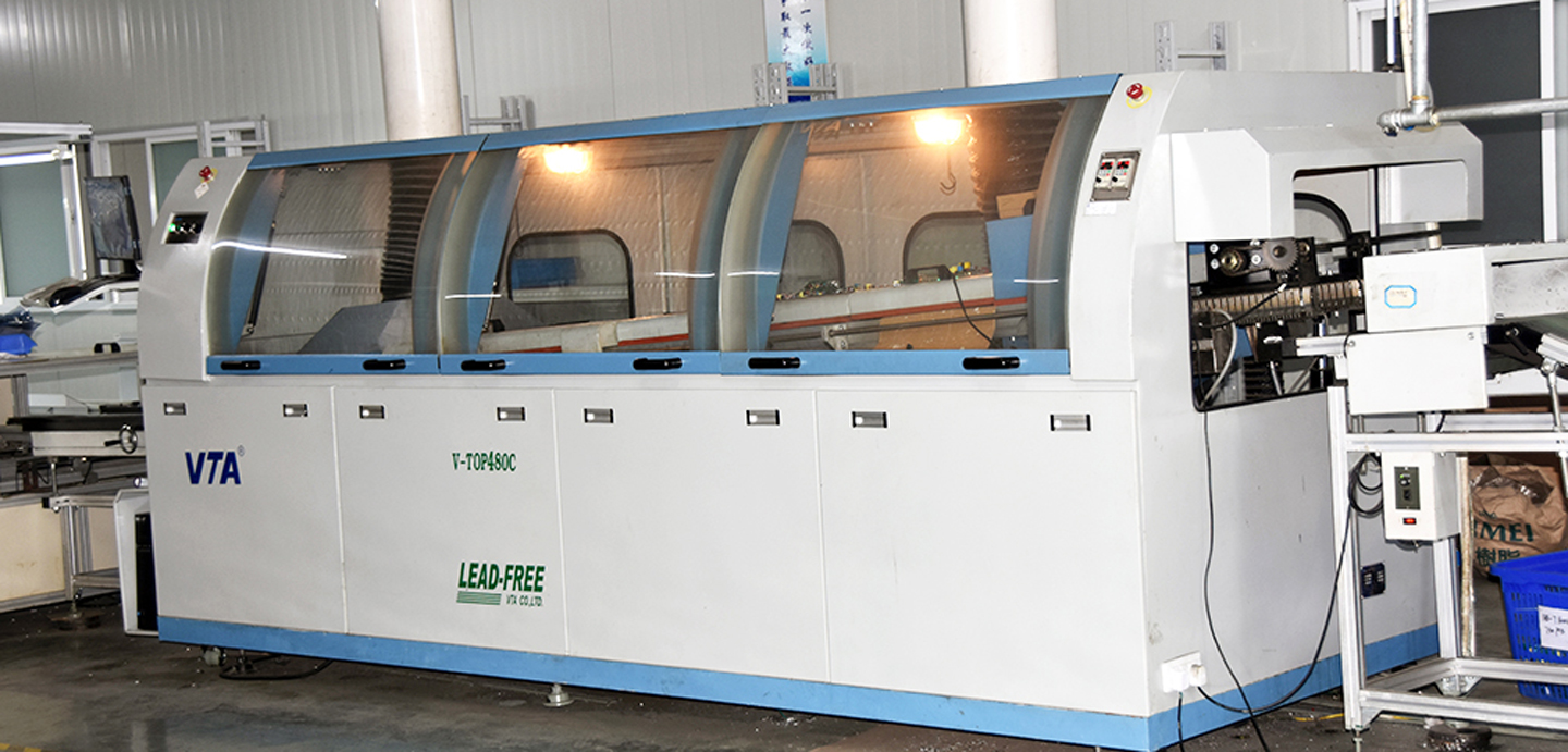 Ausr&uuml;stung zur Leuchtenproduktion