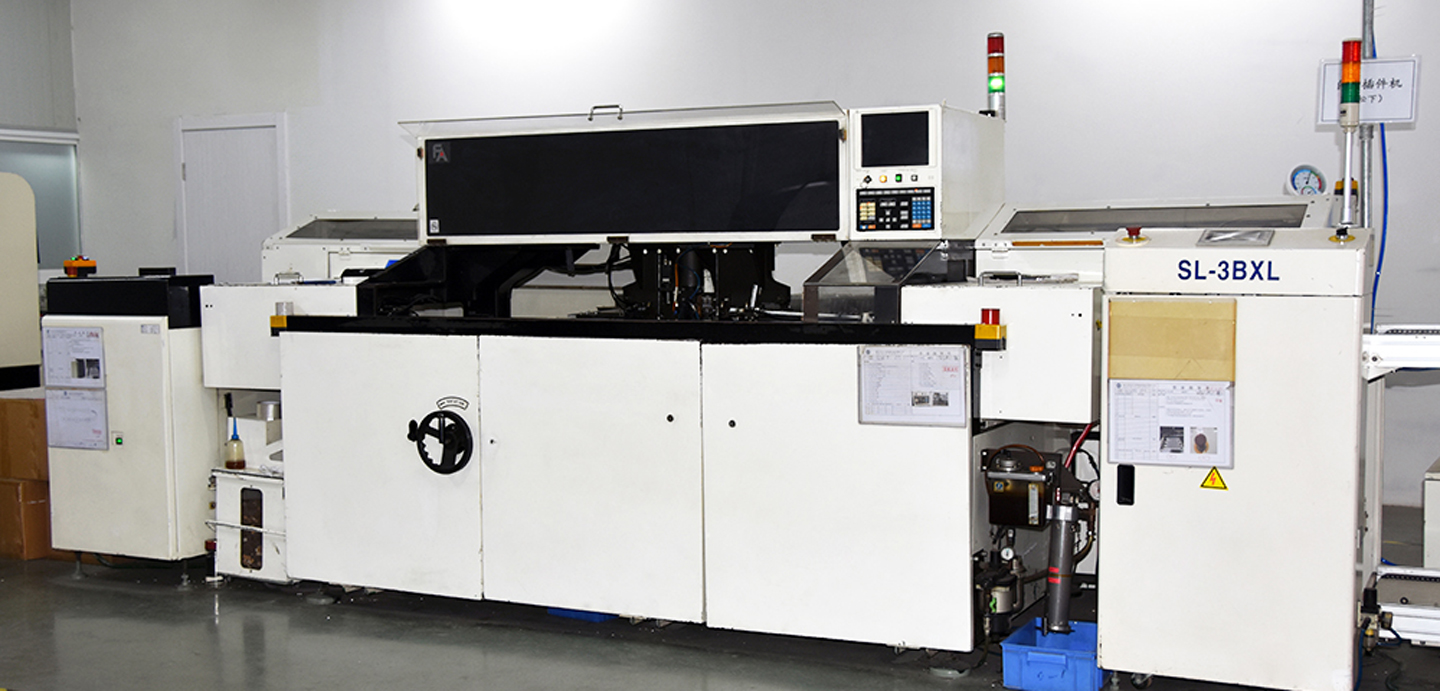 Ausr&uuml;stung zur Leuchtenproduktion