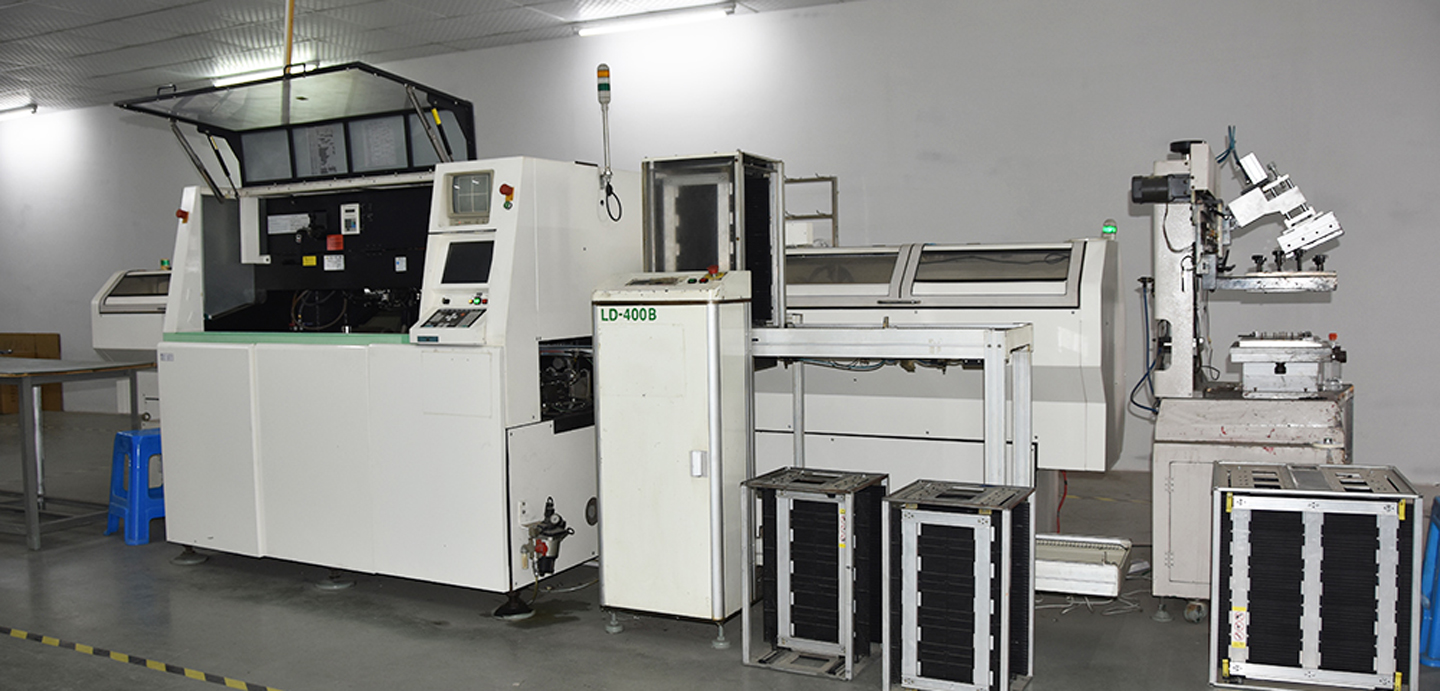 Ausr&uuml;stung zur Leuchtenproduktion